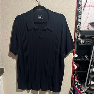 Abercrombie & Fitch Men's Navy Short Sleeve Shirt